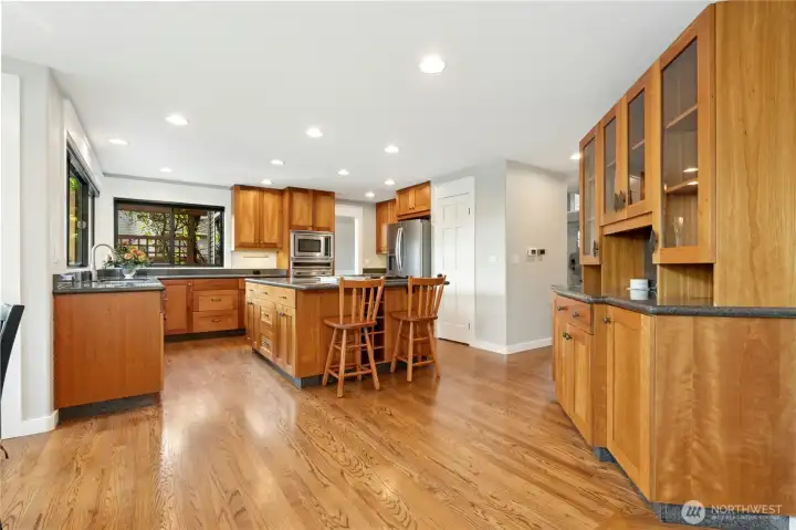 This huge kitchen will not disappoint!