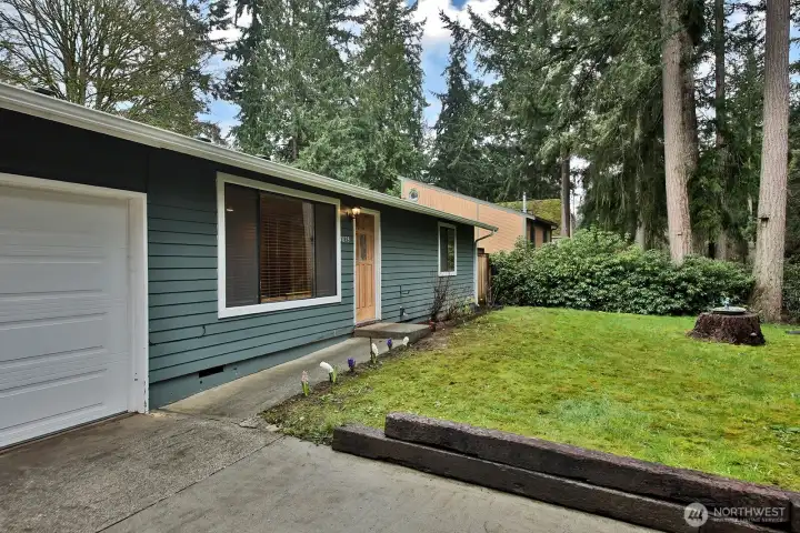 Only one step up to the front door for easy access.