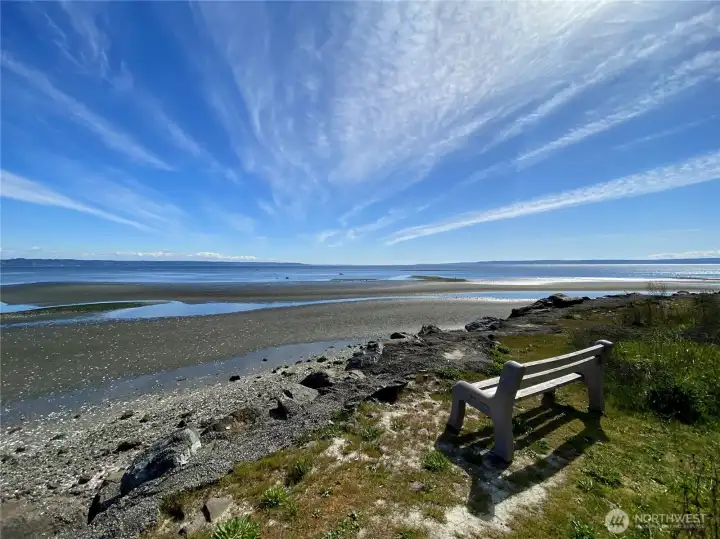Tide pools, beachcombing and fresh air await!