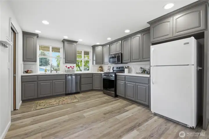 Spacious kitchen with so much cabinetry