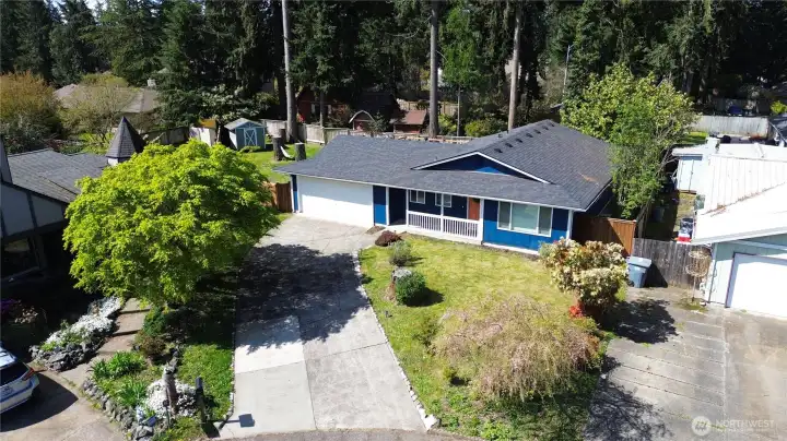 Long driveway, plus DBL garage AND RV parking