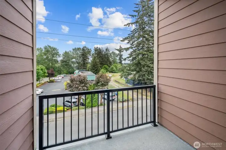 Private balcony for fresh air! Private balcony for fresh air!