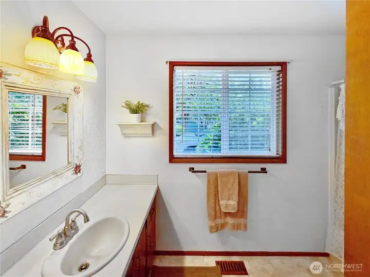 Primary vanity