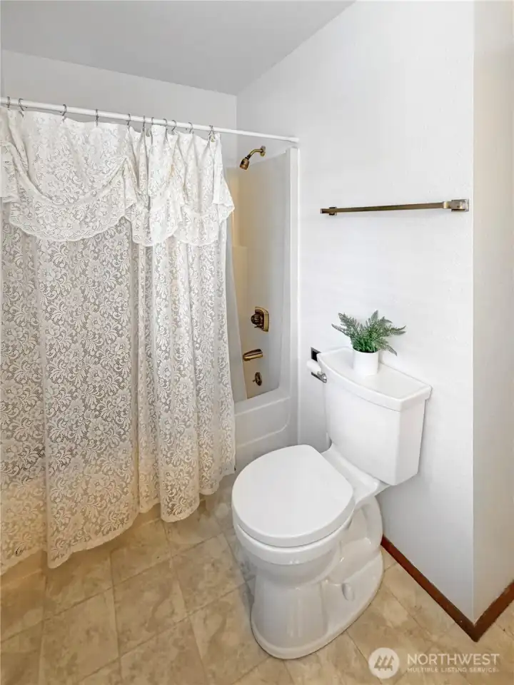 Primary tub/shower.