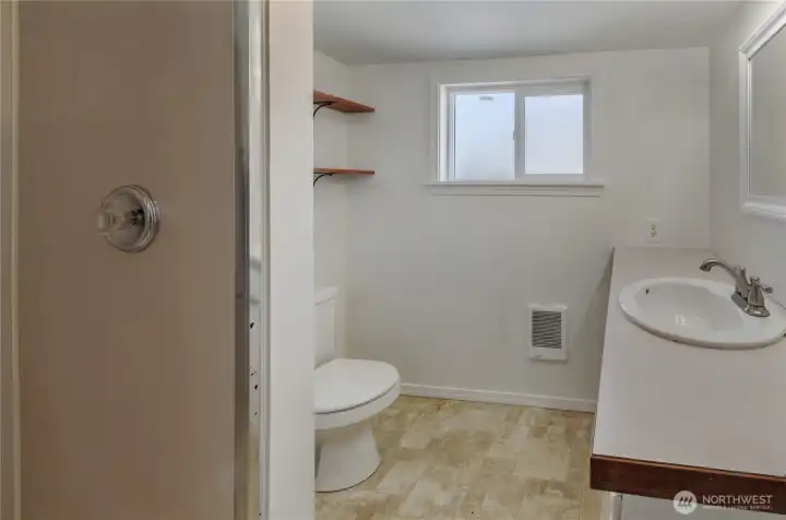 3/4 Bathroom (2nd Floor) 3/4 Bathroom (2nd Floor)