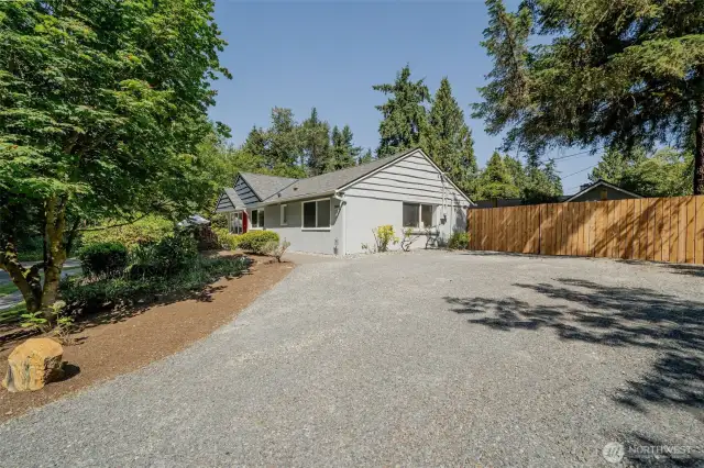 This driveway can hold cars, RV's, and more
