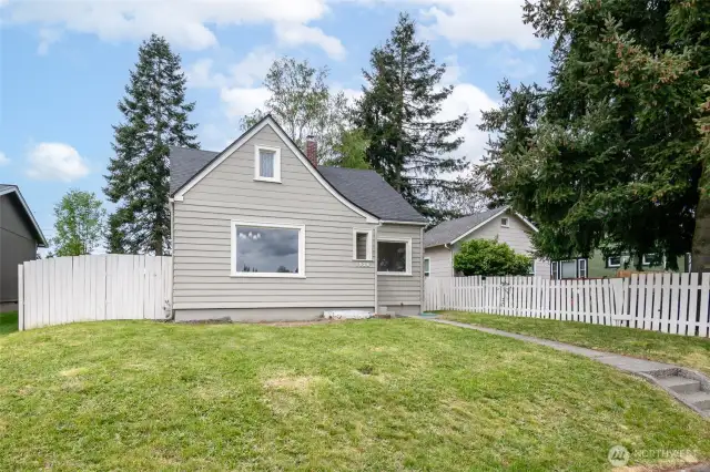 Relax with the convenience of a freshly painted exterior and a rebuilt chimney.