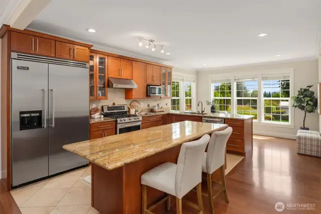 Kitchen with breakfast nook on the far side