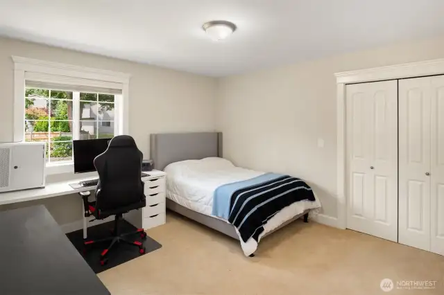 2nd floor en suite bedroom
