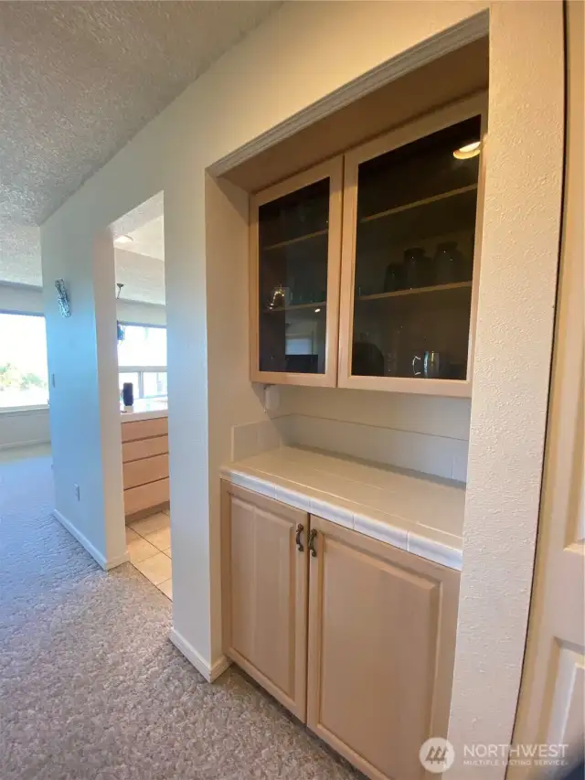 Hallway nook... coffee bar maybe?