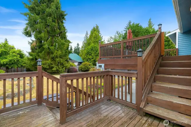 Easy access from deck to the hot tub & back yard.