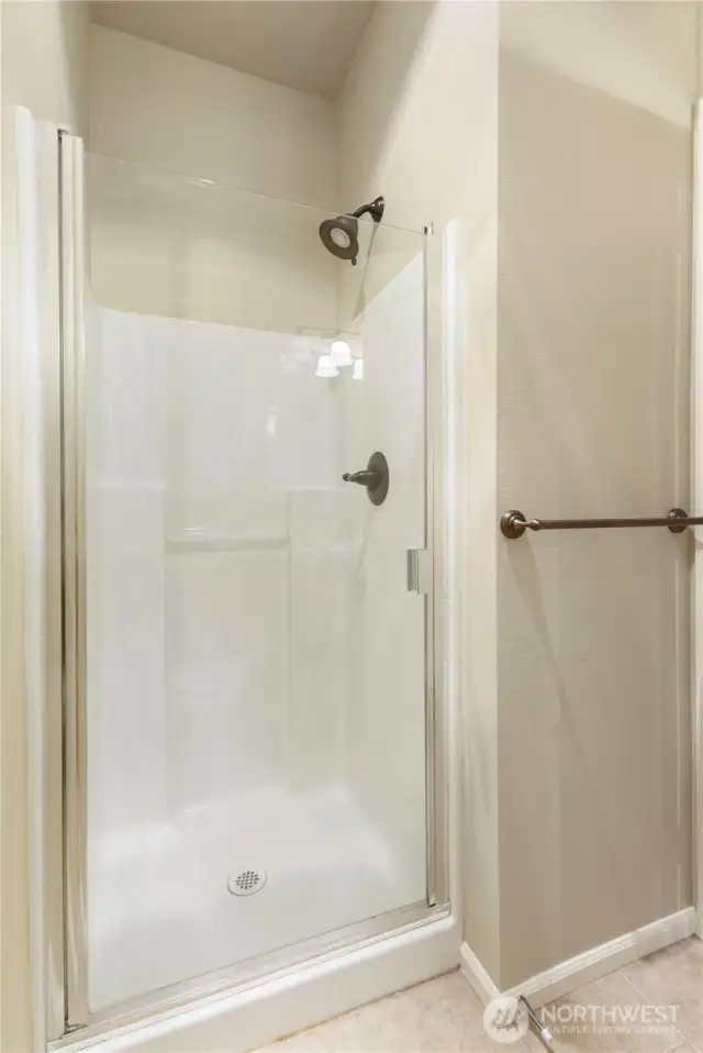 another look at the main floor bath.