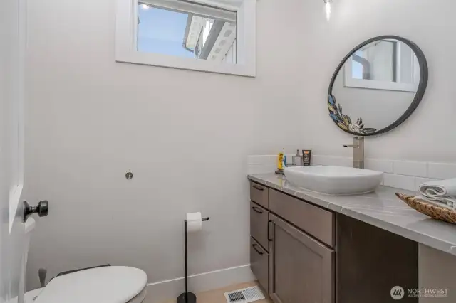 Guest 1/2 Bath
