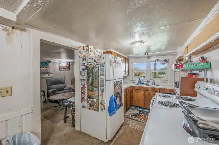 1 Bed Basement