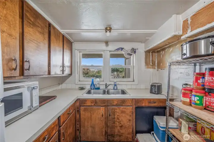 1 Bed Basement