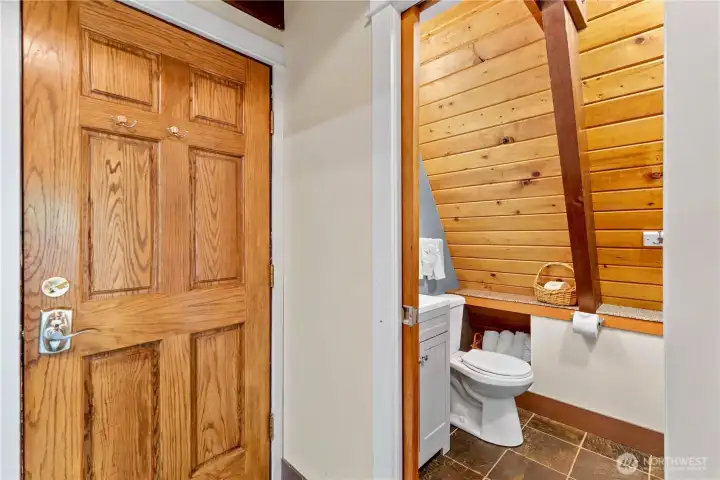 3/4 Bath off entry