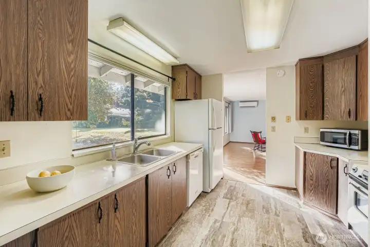 Kitchen and appliances