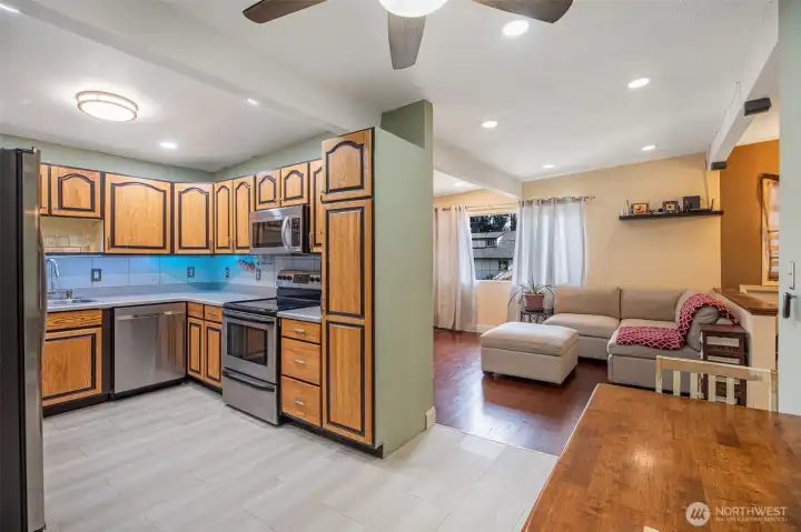 Room to enjoy your meal prep.