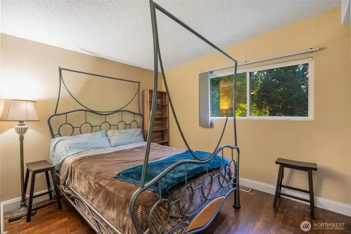 Secondary bedroom