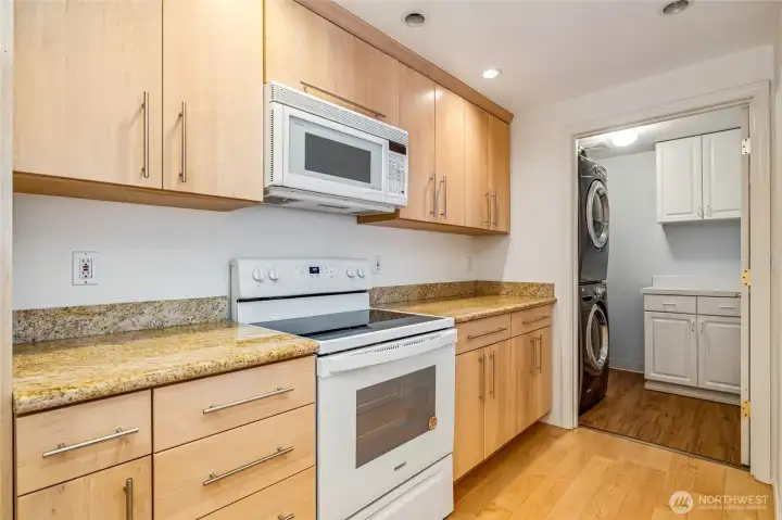 Clean and modern cabinets with SS handles