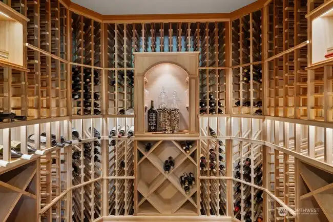 894 Bottle wine cellar