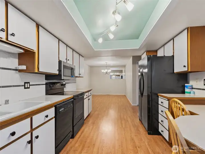 plenty of cupboard and counter space