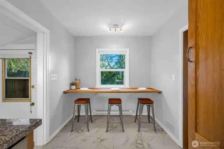 In kitchen counter seating