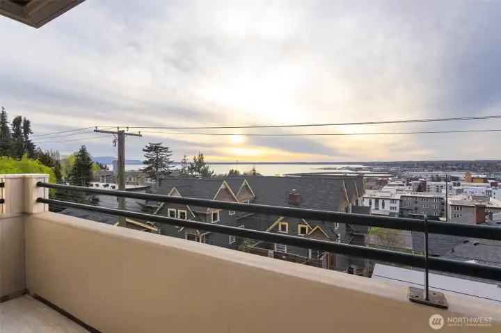 Imagine enjoying hte setting sun with a glass of wine after a long day!