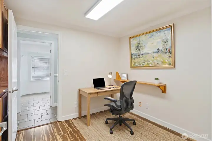 Office. Virtual staging. Office. Virtual staging.