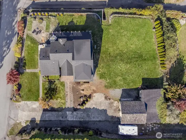 20,000+sqft lot