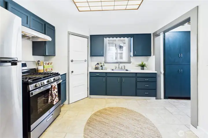Sunny Kitchen
