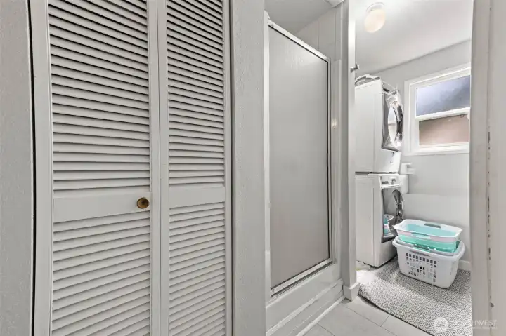 3/4 Bathroom and laundry room on the lower level 3/4 Bathroom and laundry room on the lower level