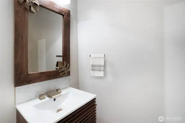 Main floor 1/2 bath.