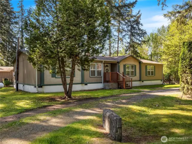 Welcome home to 17102 Heather Lane SE!