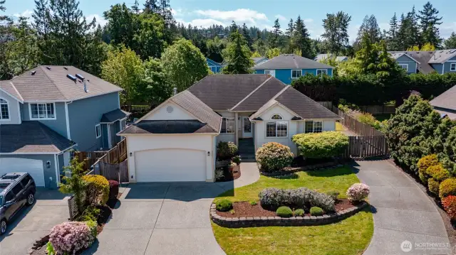 Welcome home to 3901 Sterling Place!