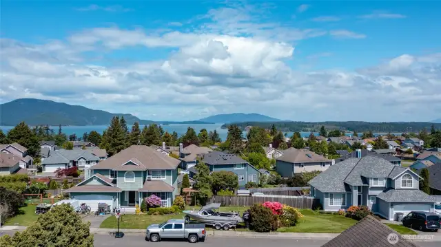 Build on top of garage to capture that gorgeous view (Buyer to verify with City - view not exact).