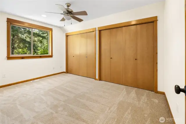 Second large bedroom above the shop