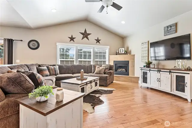 Large living room with gas fireplace