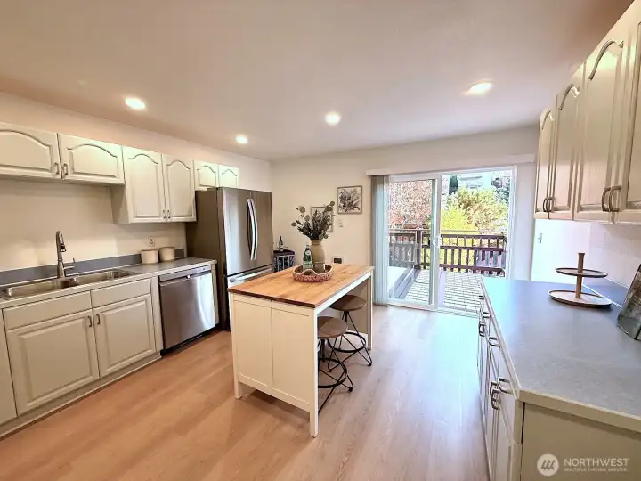 Room for a island.  (this one is staging)