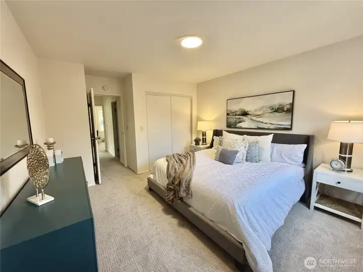 Large main bedroom. This is a king size bed!