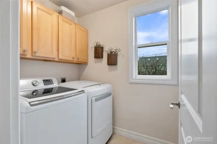 Washer & Dryer Included!