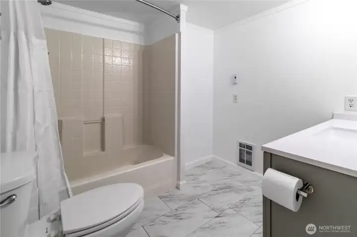 Main Bathroom with shower curtain open