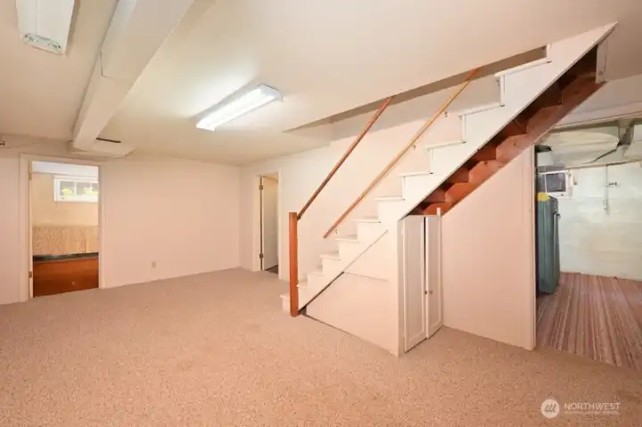 Bonus Room looking to Rec Room and utility rooom