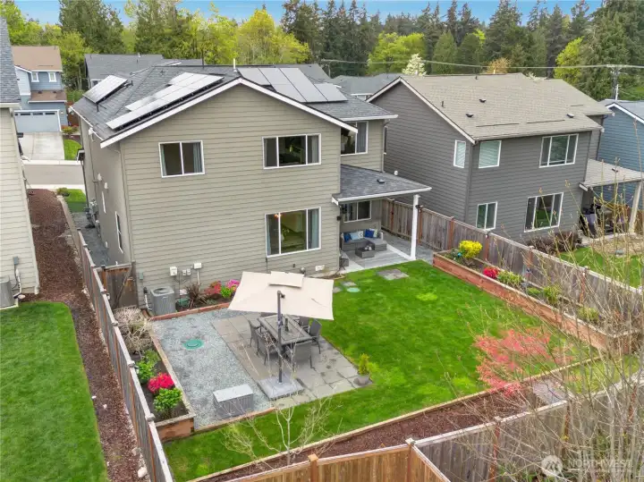 Pulte Construction one owner home. Beautifully maintained and complete with many upgrades including: solar panels, UniFi WiFI 6 Internet, custom closet and pantry storage, Junior and primary suite (one on each floor!) Let’s go inside.