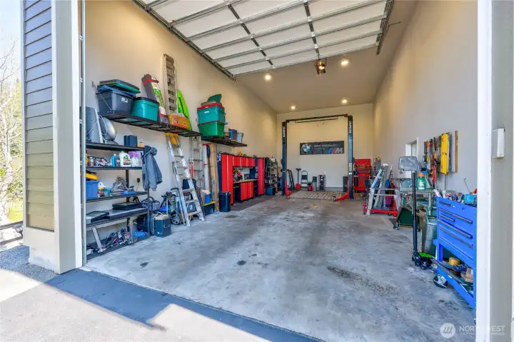 20 x 40 with 18 ft ceilings