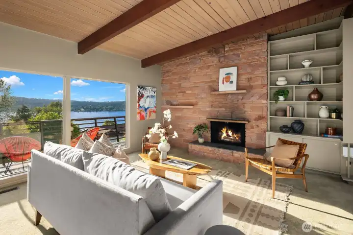 Main Floor Living Room   Gas Fireplace