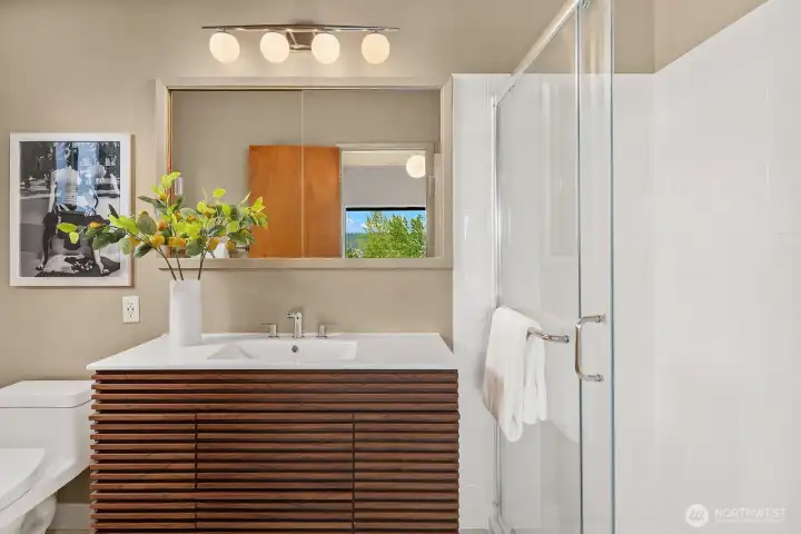 Primary En-Suite 3/4 Bath