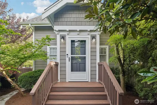Secondary entry off NE 75th Street