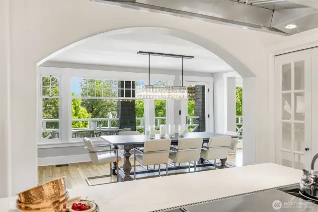 Walls of windows for spectacular views