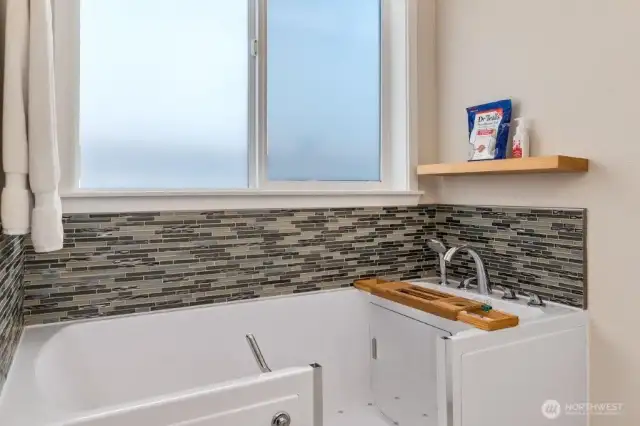 The easy entry soaking tub with 24 jacuzzi jets!